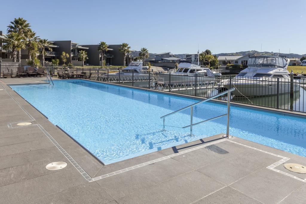 Sovereign Pier On The Waterways Whitianga Kültér fotó