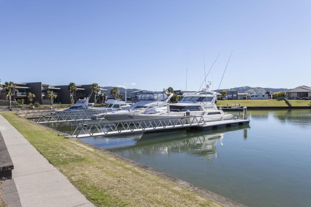 Sovereign Pier On The Waterways Whitianga Kültér fotó