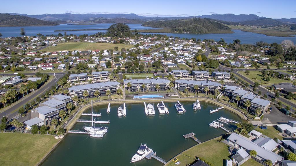 Sovereign Pier On The Waterways Whitianga Kültér fotó